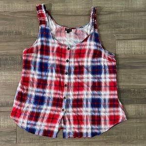 Torrid size 1 rayon slub button front tank. Worn twice. Great used condition.